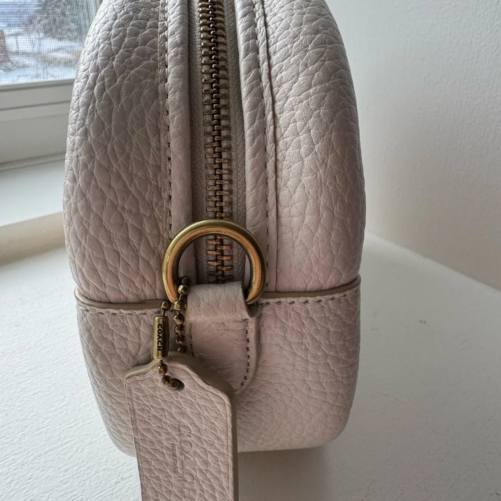 Coach Camera Bag with Removable Shoulder Strap - Picture 3 of 9